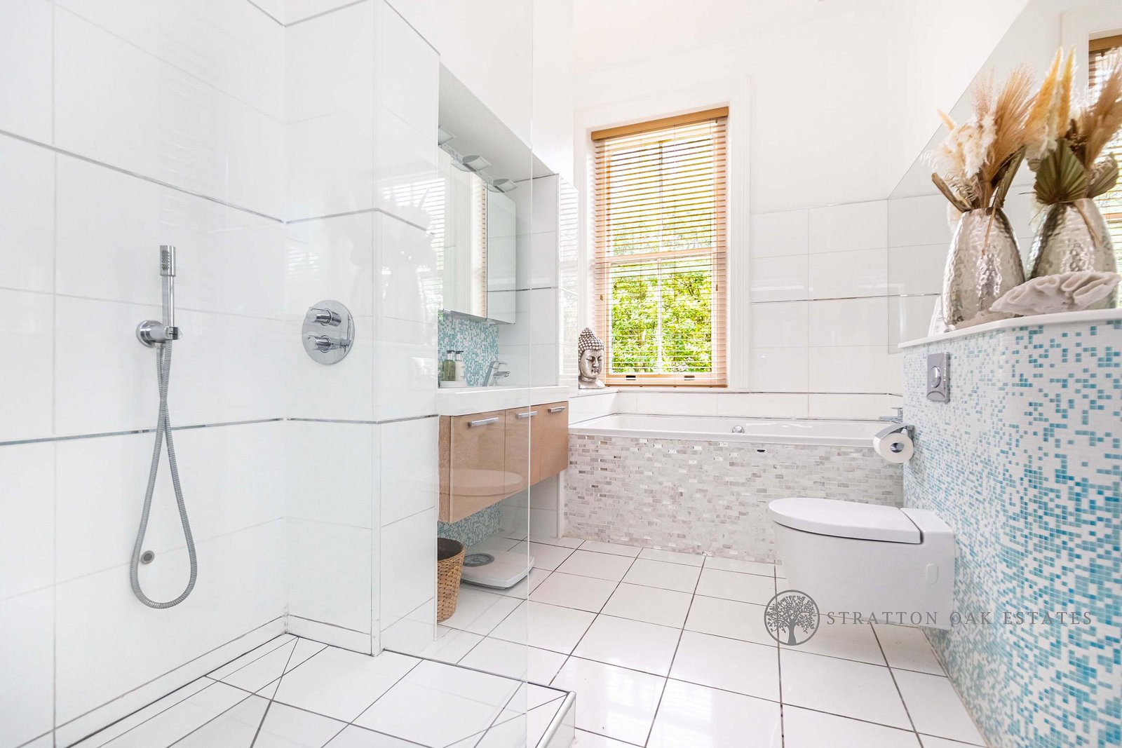 Main bathroom